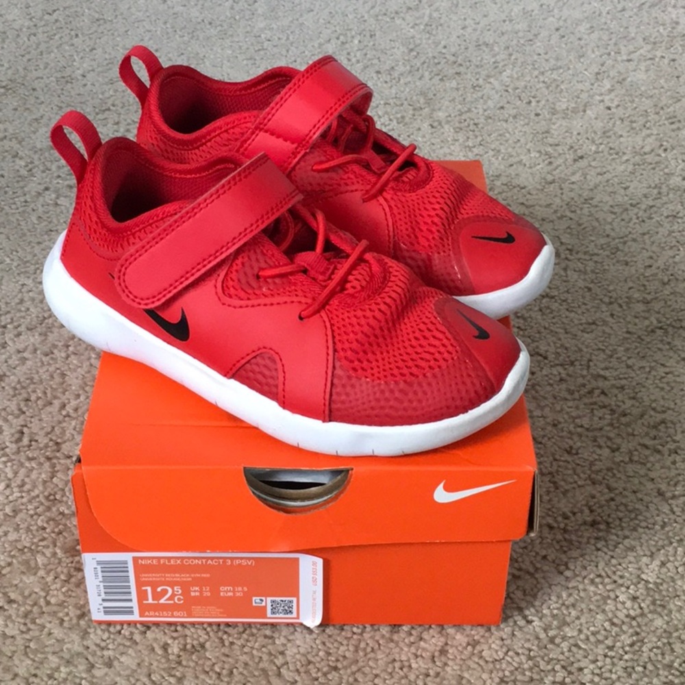 Boys athletic shoe